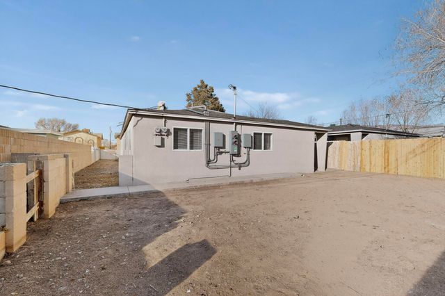 8316 Trumbull Avenue SE, Albuquerque, NM 87108