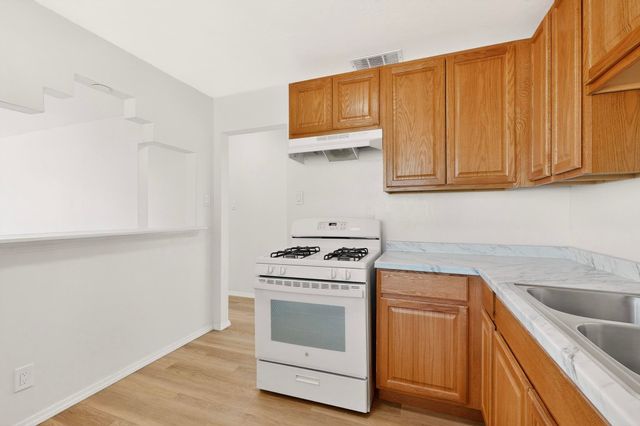 8316 Trumbull Avenue SE, Albuquerque, NM 87108