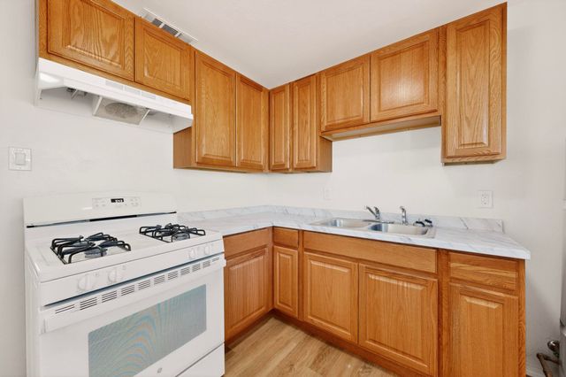 8316 Trumbull Avenue SE, Albuquerque, NM 87108