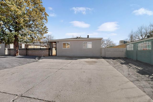 8316 Trumbull Avenue SE, Albuquerque, NM 87108