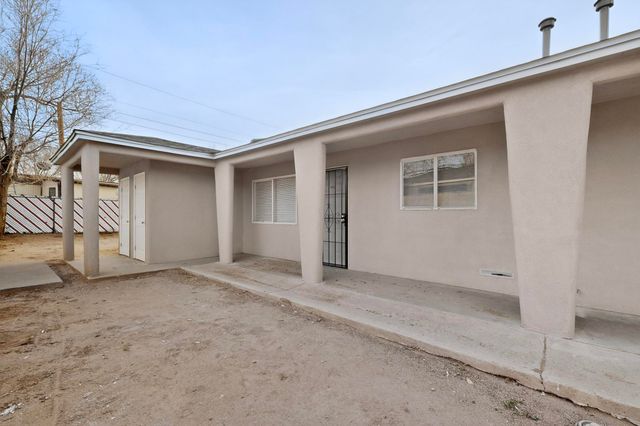 8316 Trumbull Avenue SE, Albuquerque, NM 87108