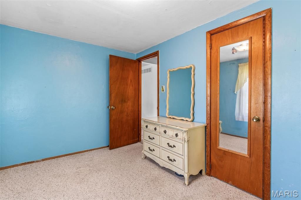 Image 12 of property listing at 13015 State Road Cc, Festus, MO 63028
