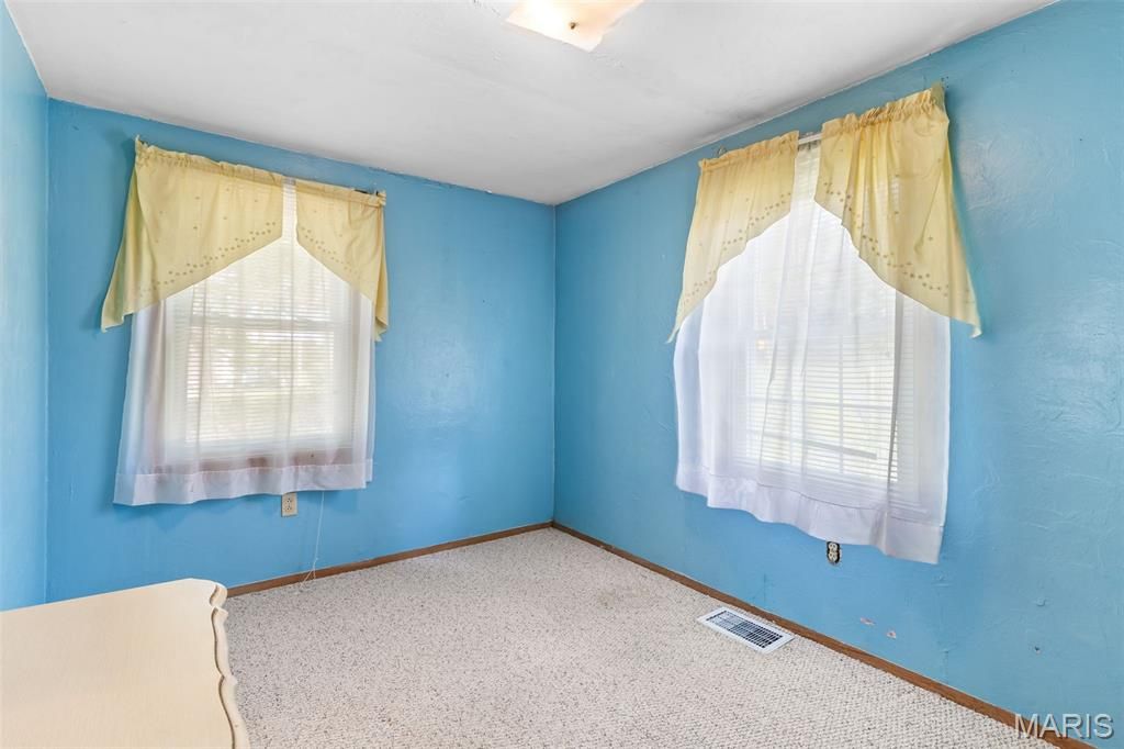 Image 13 of property listing at 13015 State Road Cc, Festus, MO 63028