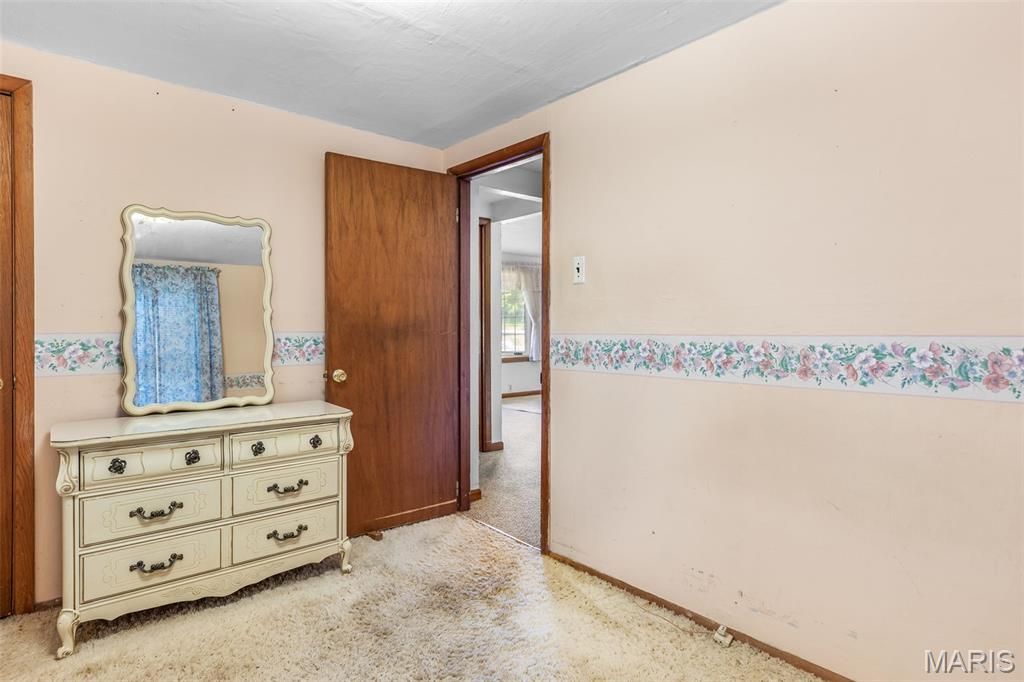 Image 14 of property listing at 13015 State Road Cc, Festus, MO 63028