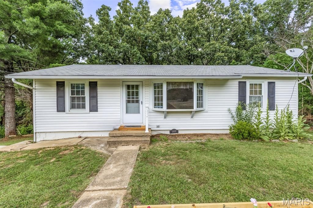 Image 3 of property listing at 13015 State Road Cc, Festus, MO 63028