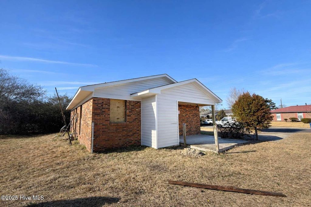 2606 Robeson Street, Wilmington, NC 28405