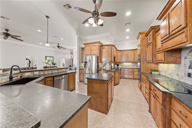 1841 Old Ranch Road, China Spring, TX 76633