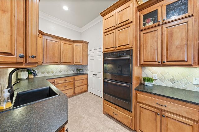 1841 Old Ranch Road, China Spring, TX 76633