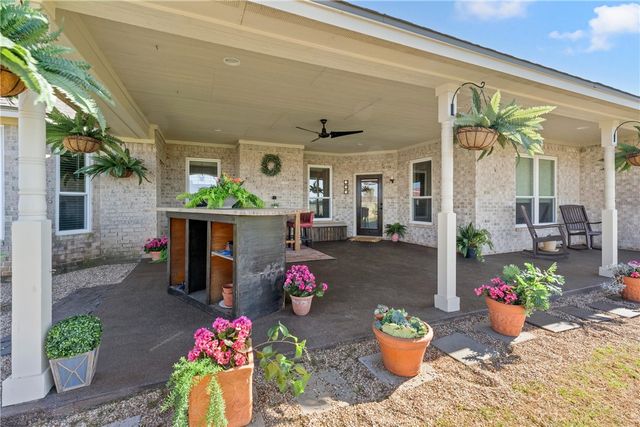 1841 Old Ranch Road, China Spring, TX 76633