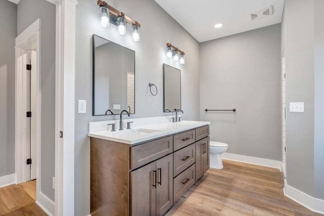 220 Emerald Bay DR, Moneta, VA 24121