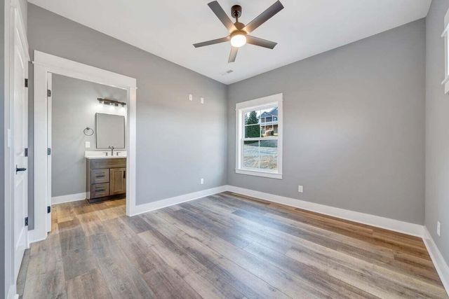 220 Emerald Bay DR, Moneta, VA 24121