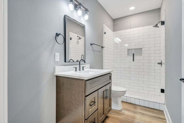 220 Emerald Bay DR, Moneta, VA 24121