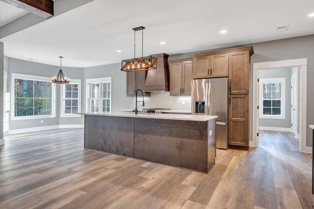 220 Emerald Bay DR, Moneta, VA 24121