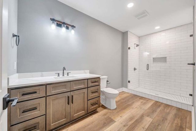 220 Emerald Bay DR, Moneta, VA 24121