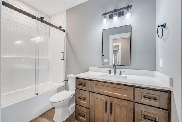 220 Emerald Bay DR, Moneta, VA 24121