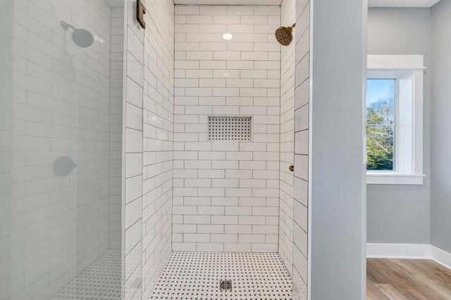 220 Emerald Bay DR, Moneta, VA 24121