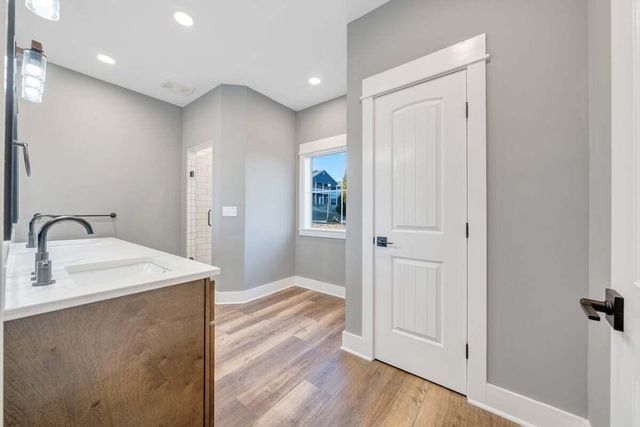 220 Emerald Bay DR, Moneta, VA 24121