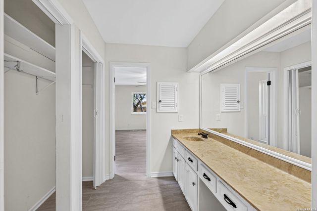 4614 Emory Oak Woods, San Antonio, TX 78249