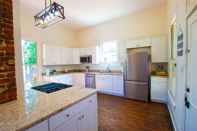 606 May Street, Palestine, TX 75801