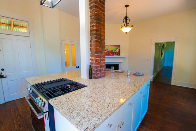 606 May Street, Palestine, TX 75801