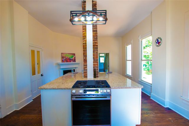 606 May Street, Palestine, TX 75801