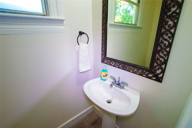 606 May Street, Palestine, TX 75801