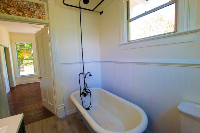 606 May Street, Palestine, TX 75801