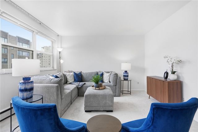 144 N Dithridge St 711, Oakland, PA 15213