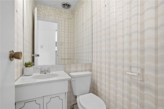 144 N Dithridge St 711, Oakland, PA 15213