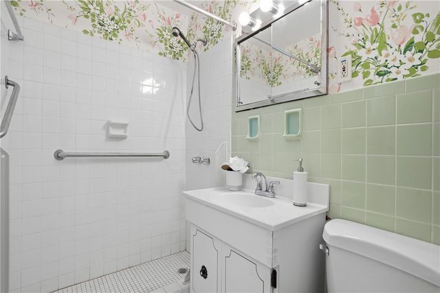 144 N Dithridge St 711, Oakland, PA 15213