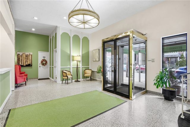 144 N Dithridge St 711, Oakland, PA 15213