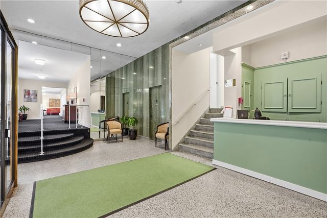 144 N Dithridge St 711, Oakland, PA 15213