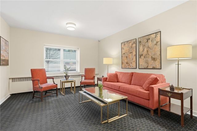 144 N Dithridge St 711, Oakland, PA 15213