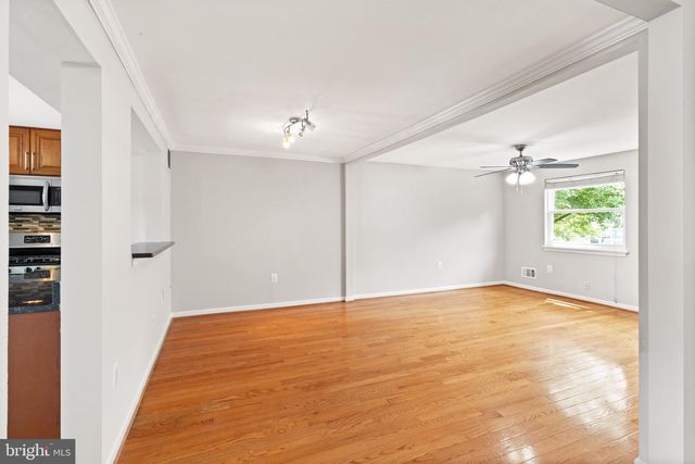 8042 SAINT ANNES CT, Alexandria, VA 22309