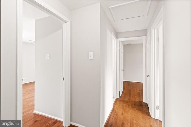 8042 SAINT ANNES CT, Alexandria, VA 22309
