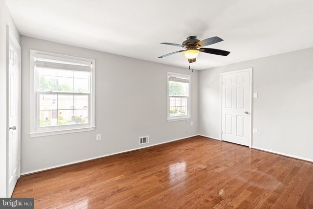 8042 SAINT ANNES CT, Alexandria, VA 22309