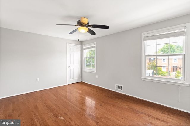 8042 SAINT ANNES CT, Alexandria, VA 22309
