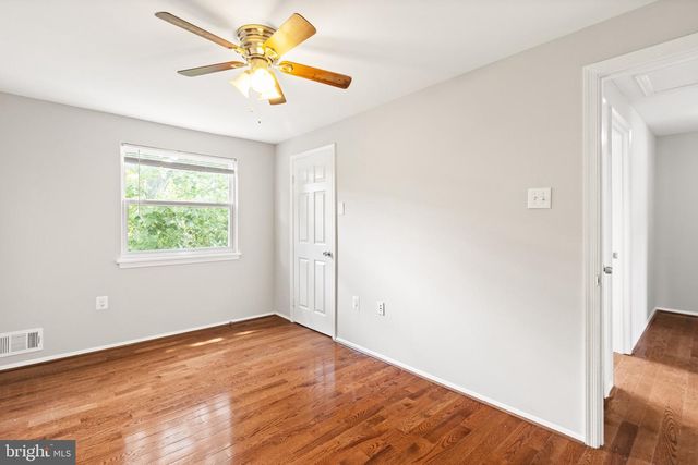 8042 SAINT ANNES CT, Alexandria, VA 22309