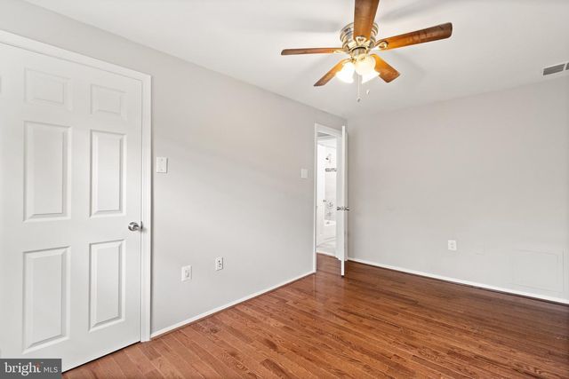 8042 SAINT ANNES CT, Alexandria, VA 22309