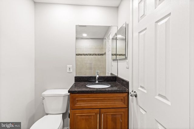 8042 SAINT ANNES CT, Alexandria, VA 22309