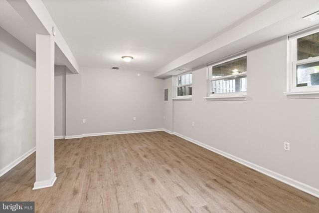 8042 SAINT ANNES CT, Alexandria, VA 22309