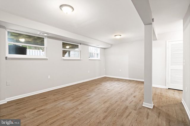 8042 SAINT ANNES CT, Alexandria, VA 22309