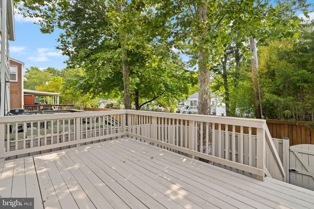 8042 SAINT ANNES CT, Alexandria, VA 22309