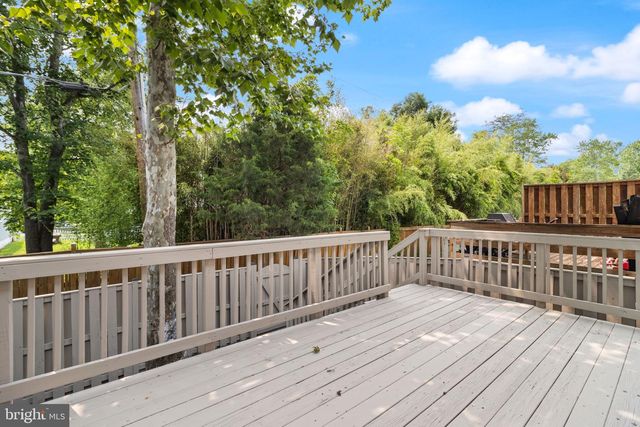 8042 SAINT ANNES CT, Alexandria, VA 22309