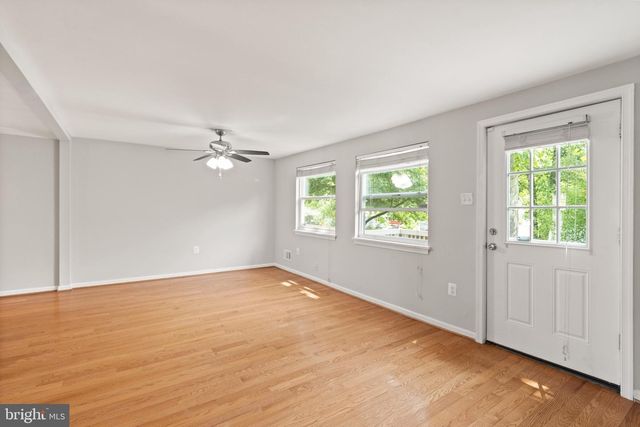 8042 SAINT ANNES CT, Alexandria, VA 22309