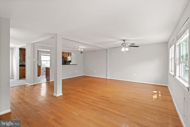 8042 SAINT ANNES CT, Alexandria, VA 22309