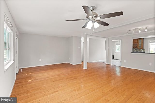 8042 SAINT ANNES CT, Alexandria, VA 22309