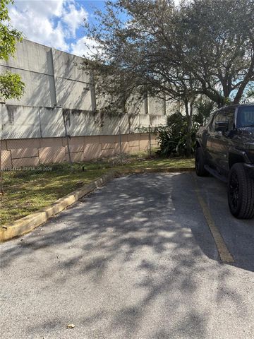 8009 W 6th Ave H, Hialeah, FL 33014