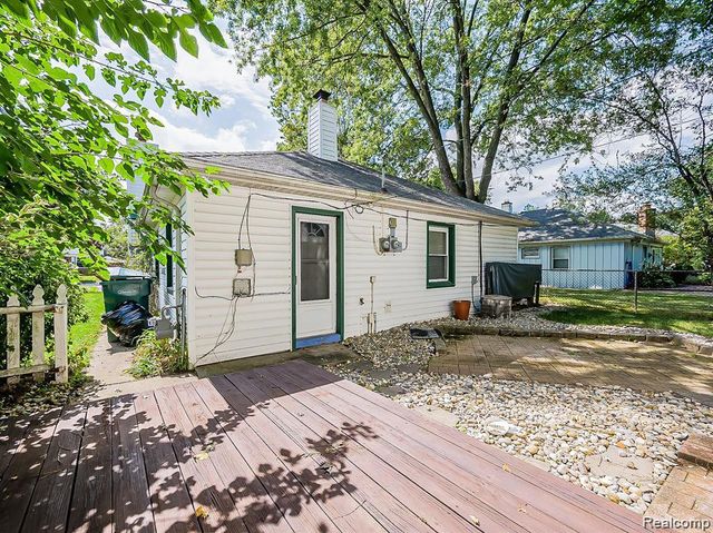 24628 Carlysle Street, Dearborn, MI 48124