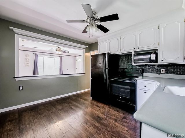 24628 Carlysle Street, Dearborn, MI 48124